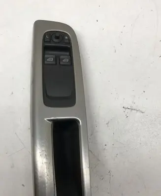 Volvo C30 Electric window control switch 30710783