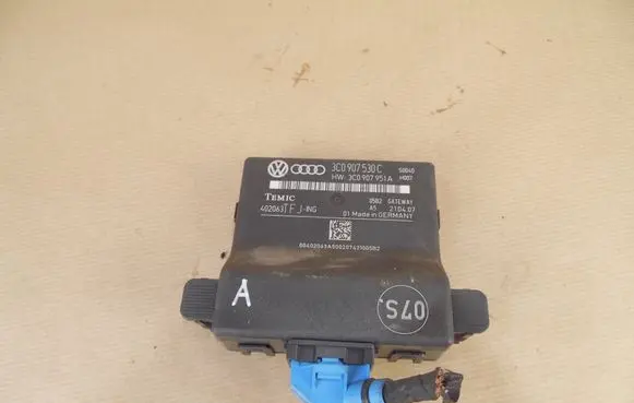 Volkswagen PASSAT B6 Gateway control module 3C0907530C 402063 3C0907951A