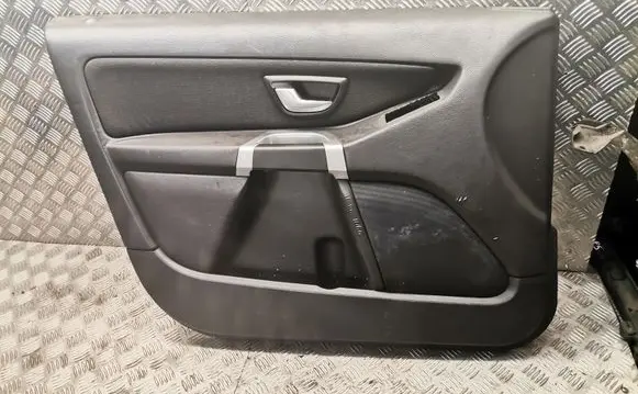 Volvo XC90 Front door card panel trim