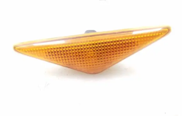 Ford Mondeo Mk III Front fender indicator light 1S7113K309AC