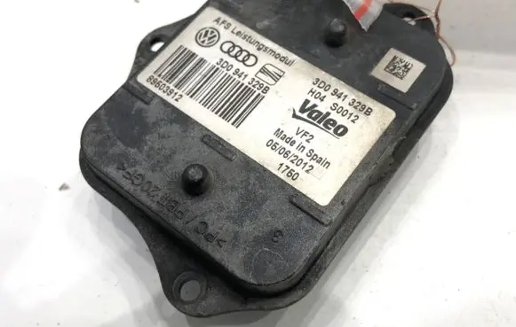 Volkswagen PASSAT B7 Voltage converter/converter module 3D0941329B