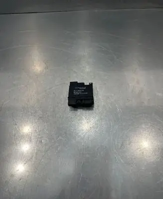 Mercedes-Benz E W211 Keyless (KESSY) go control unit/module 2118203785 00031037336001 33500102