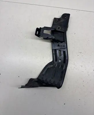 Seat Leon IV Fender mounting bracket 5FA821168 5FA805372