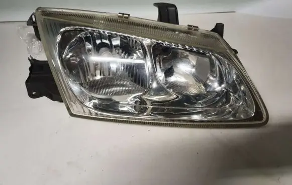 Nissan Almera Headlight/headlamp 26010BN011