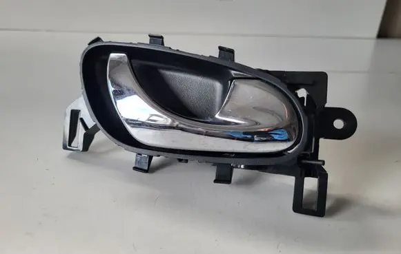 Nissan X-Trail T32 Front door interior handle