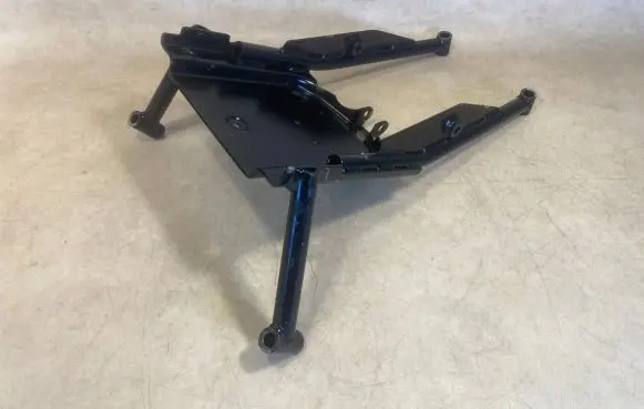 Mercedes-Benz G W461 W463 1st Gen Steering rack mounting bracket A4634600435