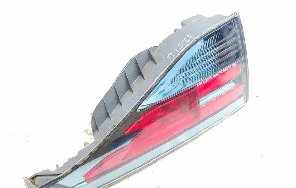 Lexus CT 200H Tailgate rear/tail lights