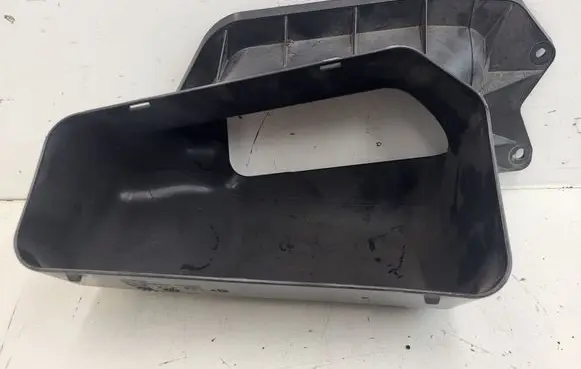 Porsche Macan (95B) Air intake duct part 8K2819904