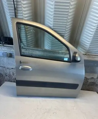 Dacia Logan I Front door