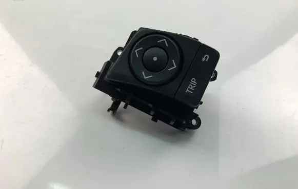 Toyota Yaris Steering wheel buttons/switches 75L227