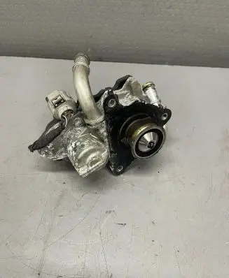 Volkswagen Golf VII EGR valve 04l131501s