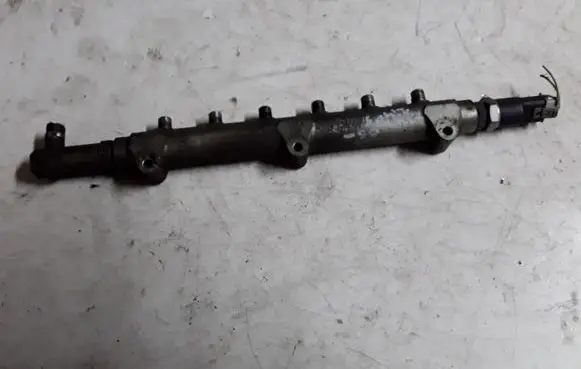 Volvo S60 Fuel main line pipe 0445215010 8658252