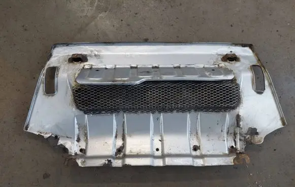 Mitsubishi Pajero Front bumper skid plate/under tray 