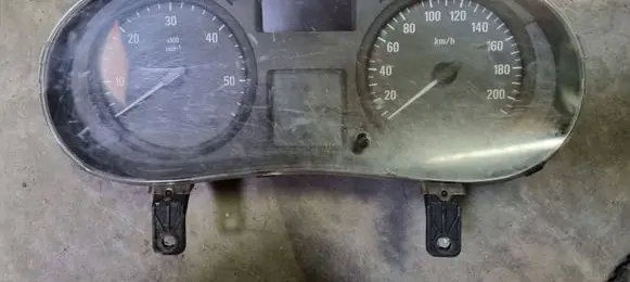 Opel Vivaro Speedometer (instrument cluster) P8200283199D