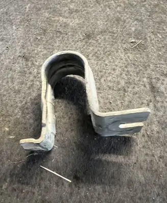 Renault Clio III Sway bar bush bracket, front 