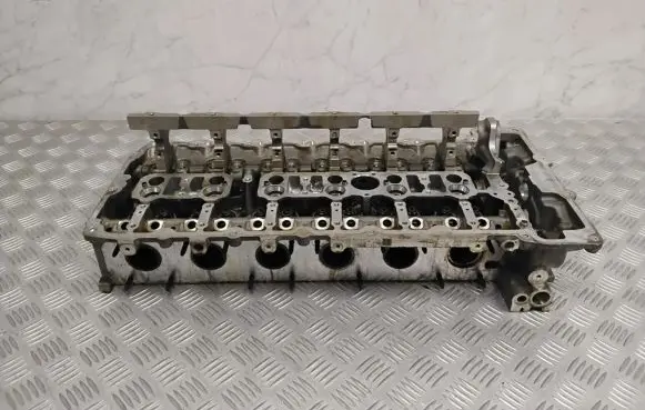 BMW 5 F10 F11 Engine head 760510205