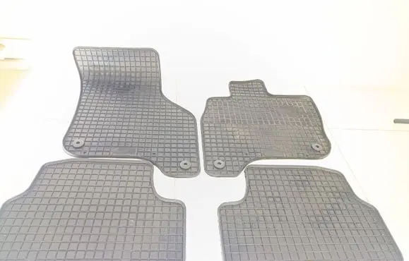 Volkswagen Golf VII Car floor mat set 