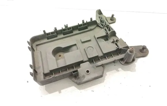 Battery tray