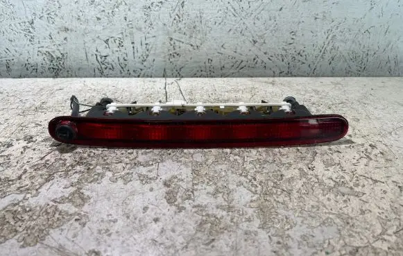 Suzuki Swift II Third/center stoplight 3581063J0