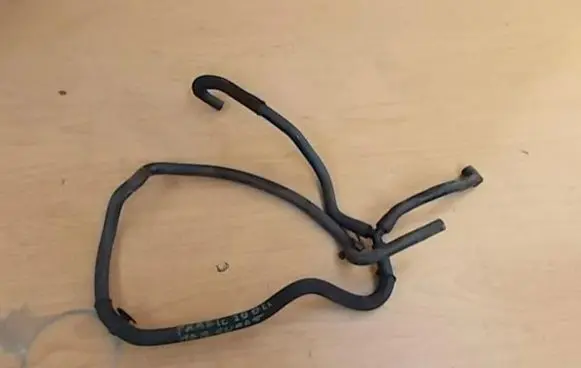 Opel Vivaro Engine coolant pipe/hose