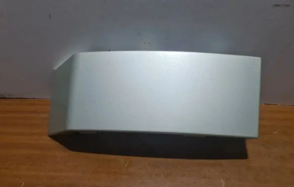 Volvo XC90 Rear/tail light trim molding 8620819 1125