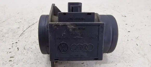 Volkswagen PASSAT B5 Mass air flow meter 074906461