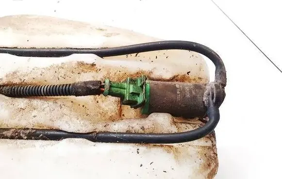Peugeot 406 Windscreen/windshield washer pump 90095