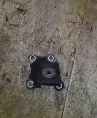 Audi A6 S6 C6 4F Engine mounting bracket 4F0199307l