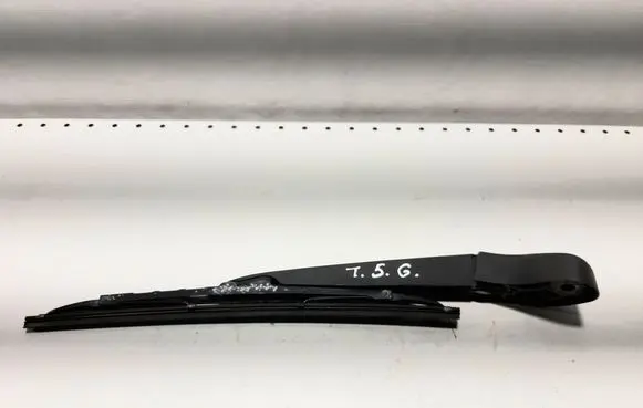 Volvo V50 Rear wiper blade arm
