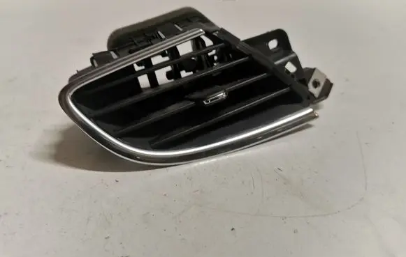 Buick Encore I Dashboard side air vent grill/cover trim 42524488