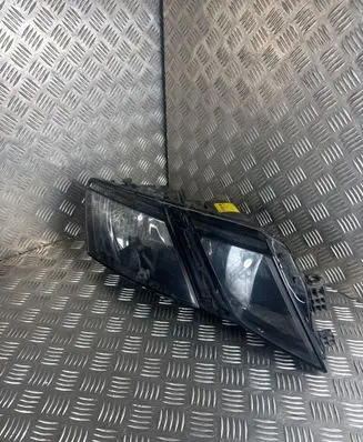 Skoda Octavia Mk3 (5E) Headlight/headlamp 5E1941016C 030110420200 LE15A6368