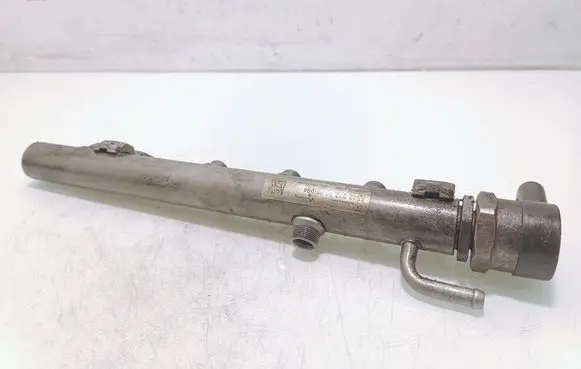 Mercedes-Benz E W211 Fuel main line pipe A6420700495 A6110780449