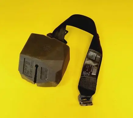 Volkswagen PASSAT B6 Rear seatbelt 34012750 3C9857805G