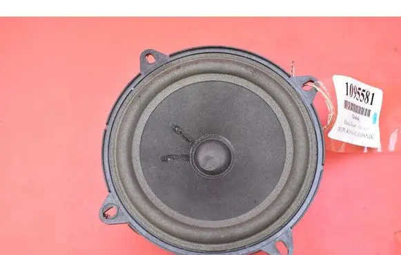 Dacia Duster Subwoofer speaker