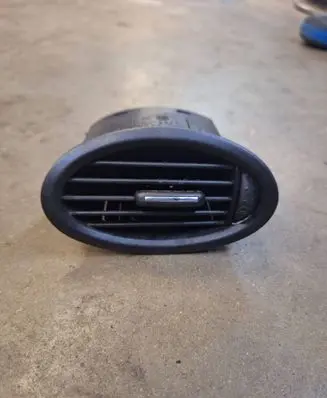 Mercedes-Benz A W168 Dashboard side air vent grill/cover trim A1688300554