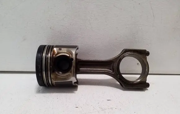 BMW X6 F16 Piston with connecting rod 84L110 7812585