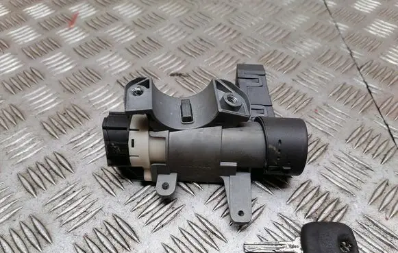 Volvo V70 Ignition lock 73760 8626324