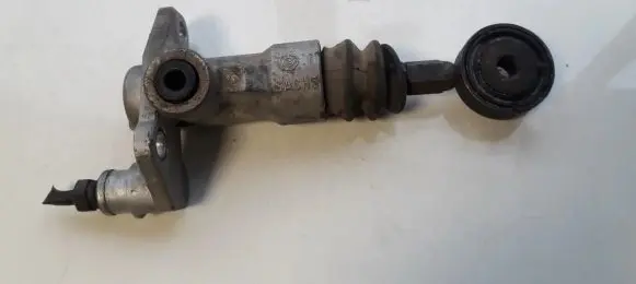 Audi A4 S4 B5 8D Clutch master cylinder 8d1721401