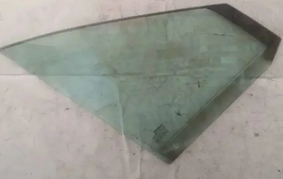 Renault Scenic II - Grand scenic II Front door vent window glass four-door 
