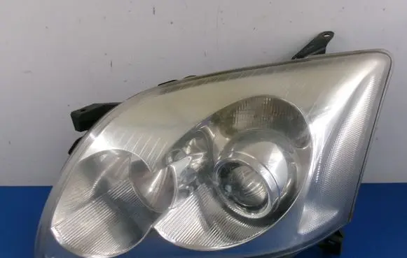 Toyota Avensis Verso Headlight/headlamp