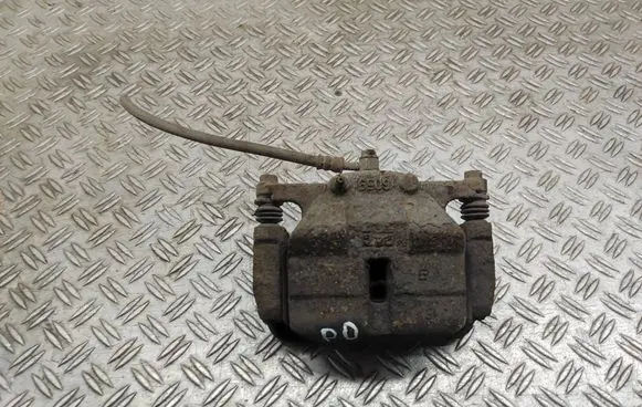 Nissan Qashqai+2 Front brake caliper
