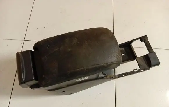 Peugeot 4007 Armrest 8011A083