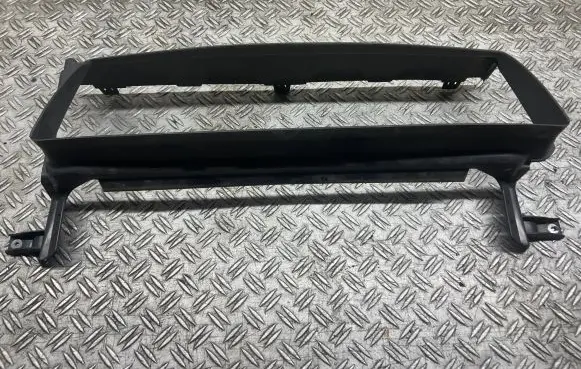 Volvo V50 Intercooler air channel guide 31283503