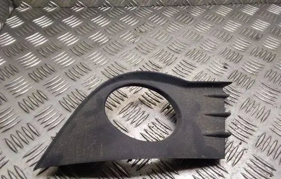 Renault Clio III Front fog light trim/grill 8200682298