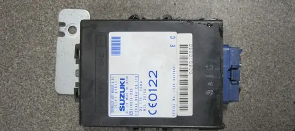 Suzuki Grand Vitara I Door central lock control unit/module 3719165D32