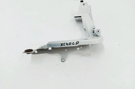 Volvo XC40 Fender mounting bracket 32234761