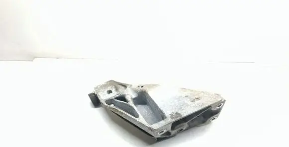 BMW X5 E70 Engine mounting bracket
