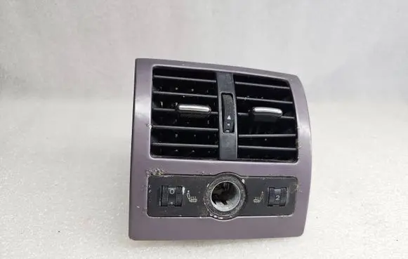 Rear air vent grill
