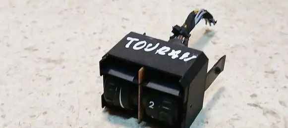 Headlight level height control switch