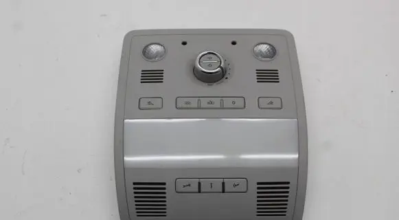 Volkswagen Touareg II Front seat light 7P6947134A